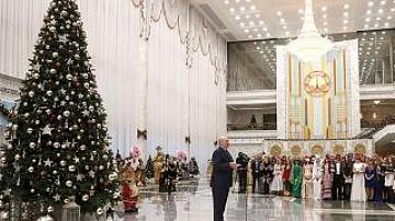 New Year party for students at Palace of Independence