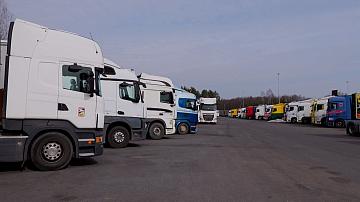 Almost 1.000 vehicles are waiting in line at the Belarusian border with the EU