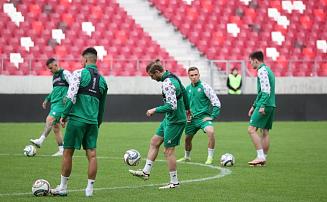 The national football teams of Belarus and Russia will play a friendly match today