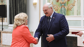 Президент вручил госнаграды