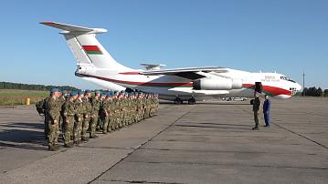 Belarusian paratroopers depart for exercises in China