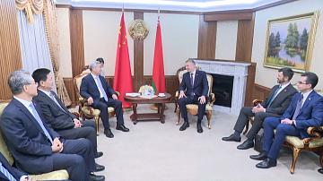 Li Xi, a member of the Standing Committee of the Political Bureau of the CPC Central Committee, is on a visit to Belarus