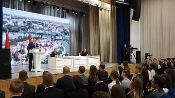 President meets with BSUIR students