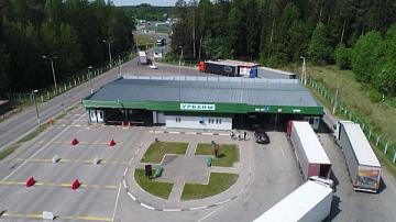 Latvia closed checkpoint on border with Belarus 