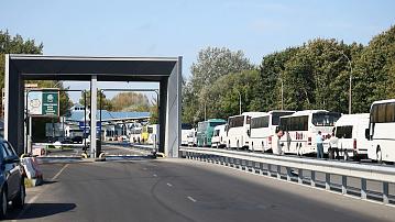 Poland closes border with Belarus