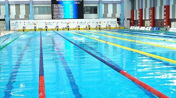 Young swimmers compete in Brest