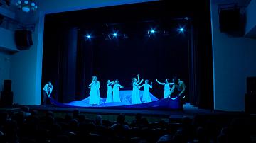 The President congratulated the staff of the Academy of Arts