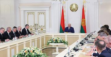 А. Lukashenko holds a meeting with the The Administration of the President