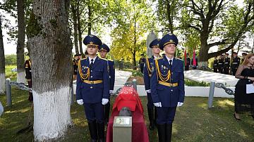 Найденные в России останки красноармейца перезахоронили на малой родине