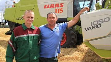 Youth helps farmers gather in crops