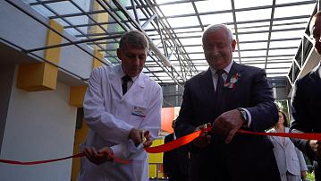 A new children's hospital building has opened in Brest