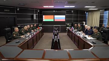 Министры обороны Беларуси и России обсудили направления дальнейшего взаимодействия 