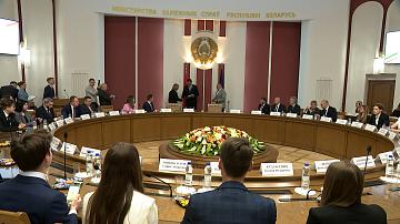 В Минске подвели итоги конкурса эссе «Хочу быть дипломатом»