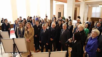 Выставка о 22 белорусках — Героях Соцтруда открылась в Палате представителей