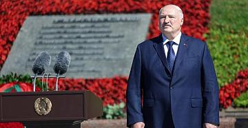 Lukashenko calls upon all people of good will to unite to prevent world fire