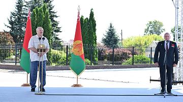 The President presented state awards to the Savushkin Product company's employees
