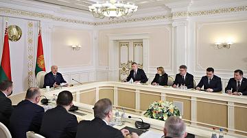 Президент собрал совещание по вопросам создания образовательного центра для подготовки одарённой молодёжи по профессиям будущего