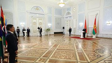 Президент принял верительные грамоты послов