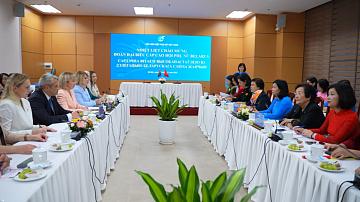 The Belarusian and Vietnam Women's Unions and signed a memorandum of cooperation