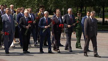 A wreath was laid at the Eternal Flame in Moscow in honor of Belarus's Independence Day
