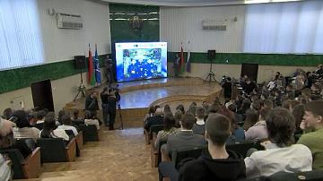 Экипаж МКС вышел на связь с брестскими школьниками
