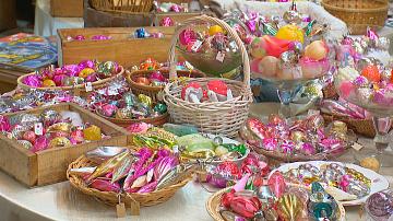 Retro fashion: Belarusians decorate Christmas trees with Soviet-style toys