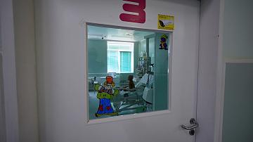 A one-year-old child underwent successful neuroblastoma surgery in Belarus