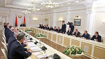 Президент провёл совещание с руководством Совета Министров