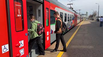 Passenger traffic on cross-border suburban railway routes shows steady growth