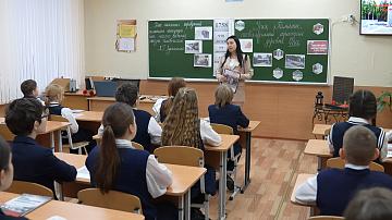 В школах Беларуси прошёл единый урок памяти, посвящённый трагедии в деревне Ола