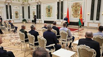 Президент вручил государственные награды 