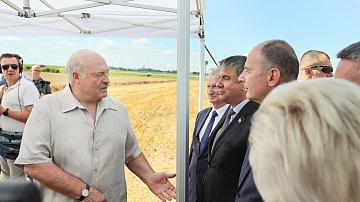 Президент лично инспектирует ход уборочной кампании