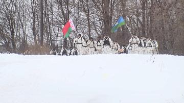 Лыжный переход по памятным местам организовали десантники
