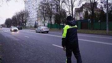 Автомобили проверяют на зимний дресс-код 