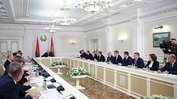 Президент провёл совещание с руководством Совмина