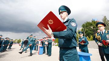 Более 100 спасателей МЧС принесли присягу на верность Родине