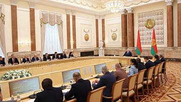 Aleksandr Lukashenko: the main task is to prevent escalation on the western border