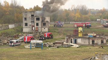 Large-scale civil defense exercises are underway at the Ministry for Emergency Situations training ground near Borisov