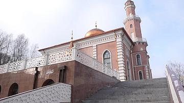 Президент поздравил верующих мусульманской конфессии с праздником Ураза-байрам