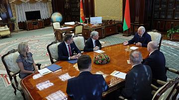 Во Дворце Независимости — переговоры с американской делегацией