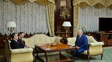 Президент Беларуси провёл встречу с послом Венесуэлы в России