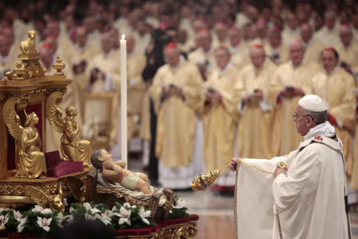 В эфире Беларусь 24 сегодня – торжественная месса и прямое включение из Ватикана!