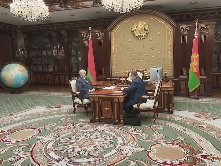 Лукашенко принял с докладом министра финансов