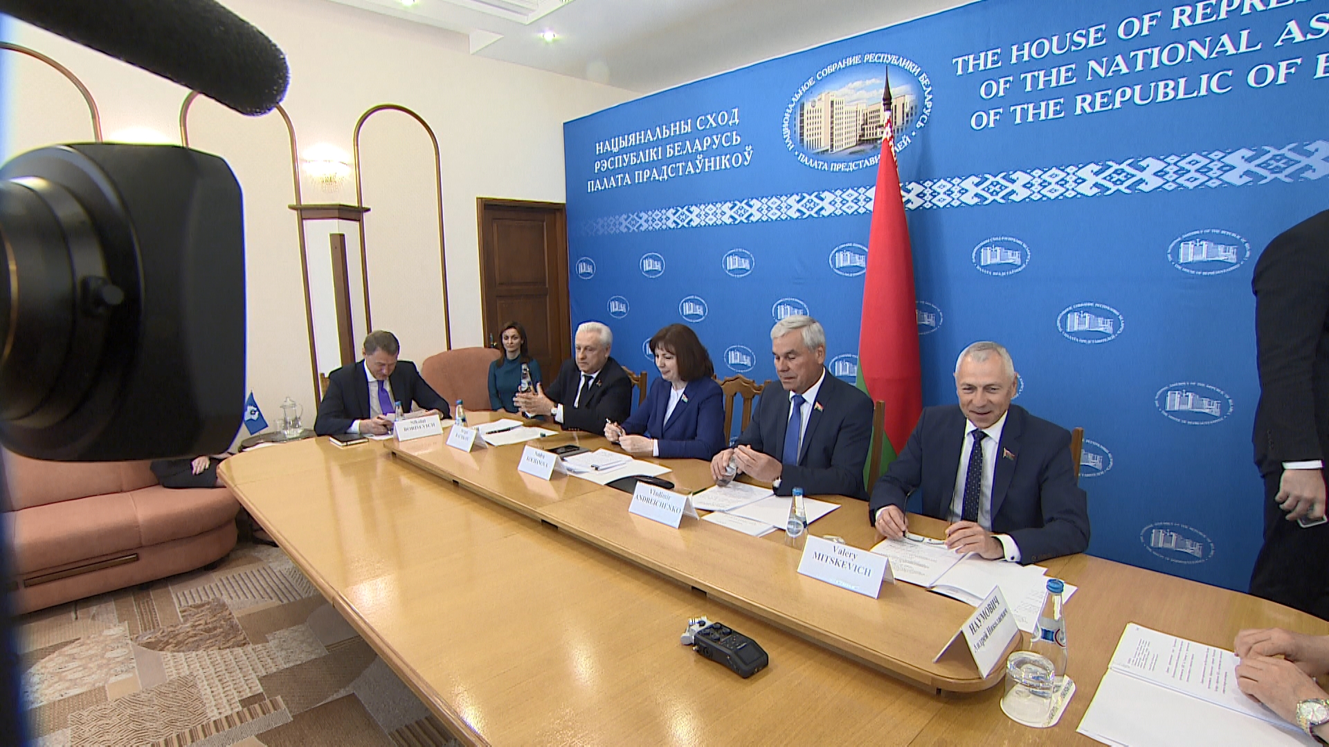 Спикеры парламентов Беларуси и Китая провели видеоконференцию