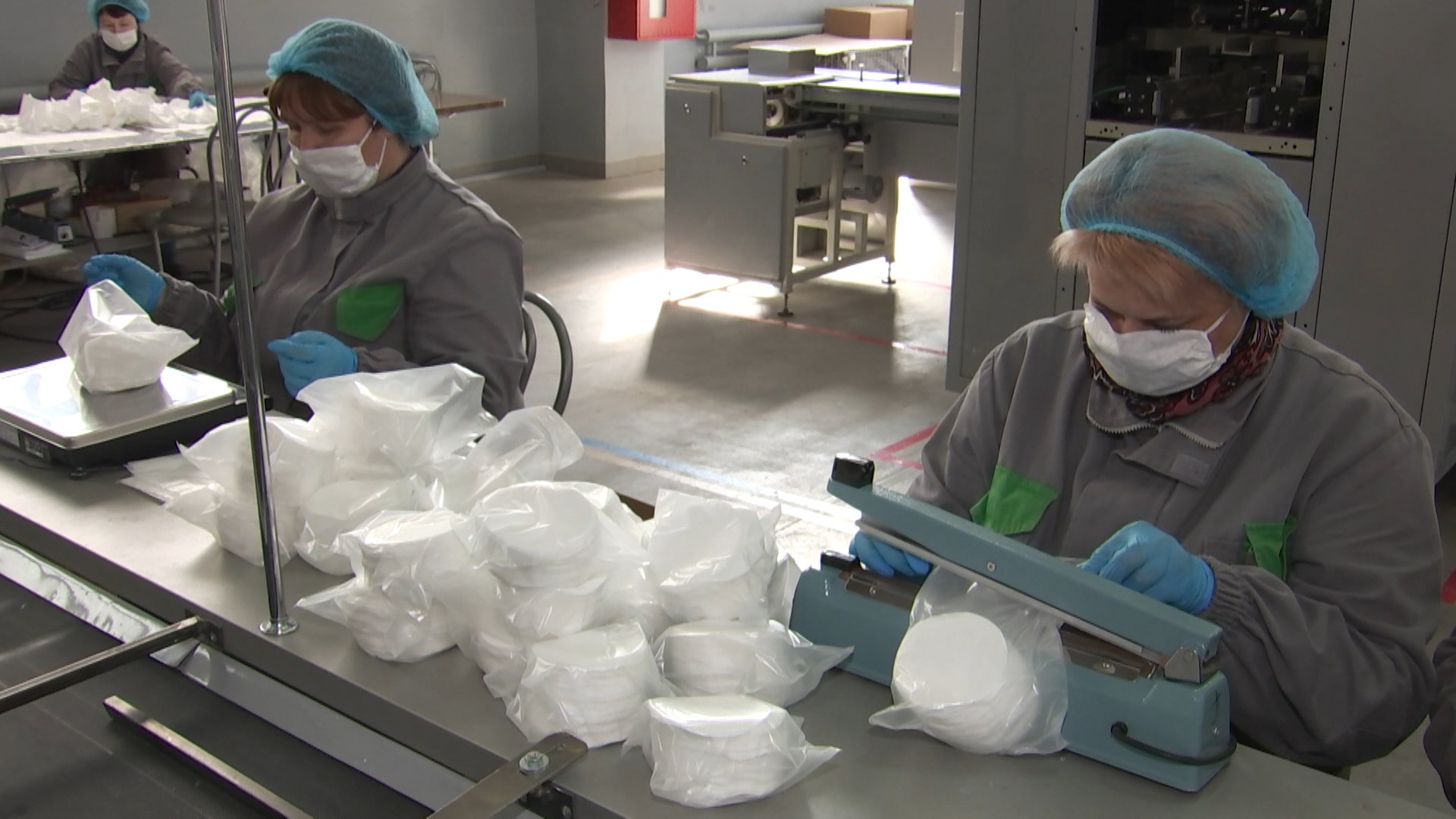 В Гродно налажено производство трёхслойных хлопковых масок