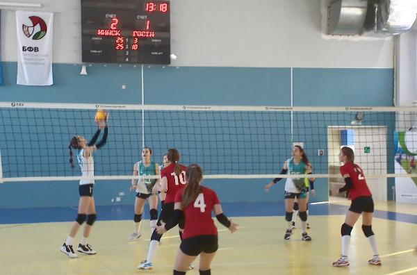 Детско-юношеские соревнования по волейболу «Мяч над сеткой» проходят в Минске