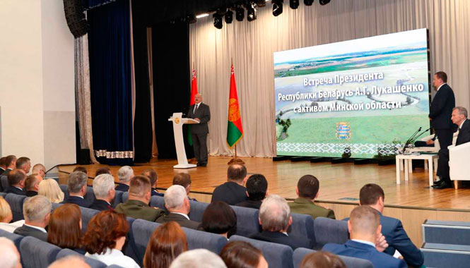 Лукашенко посещает с рабочей поездкой Солигорский район