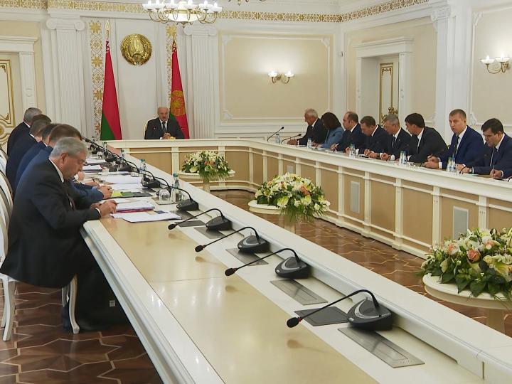 Economic development of Belarus discussed at Palace of Independence