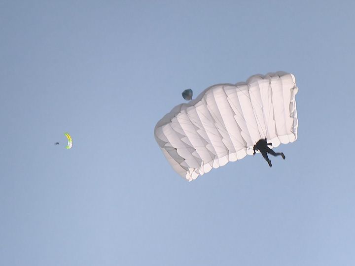 Belarus parachuting championship taking place in Molodechno